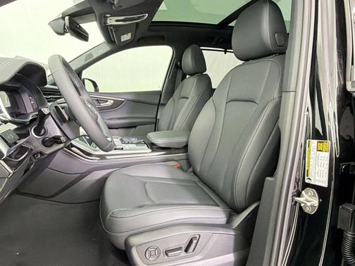 Mythos Black Metallic 2026 Audi Q7 45 Premium Plus