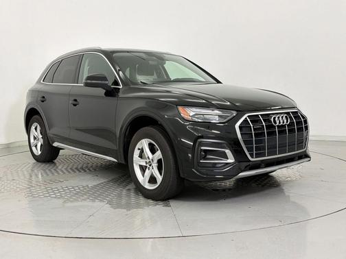 Brilliant Black 2023 Audi Q5 40 Premium