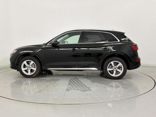 Brilliant Black 2023 Audi Q5 40 Premium