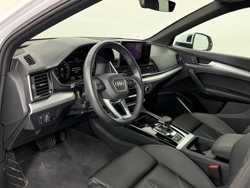 2025 Audi Q5 45 S line Premium