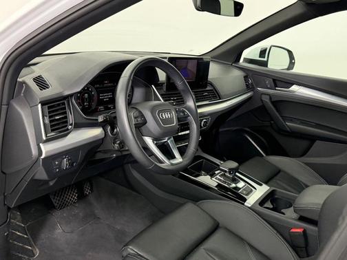 2025 Audi Q5 45 S line Premium