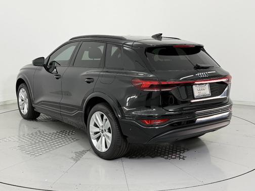 2025 Audi Q6 e-tron Premium Plus