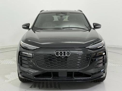 2025 Audi Q6 e-tron Premium Plus