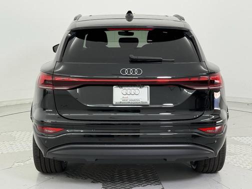 2025 Audi Q6 e-tron Premium Plus