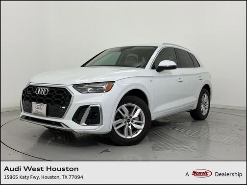 Glacier White Metallic 2022 Audi Q5 45 S line Premium