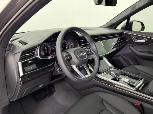 2026 Audi Q7 45 Premium