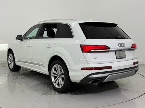 2025 Audi Q7 55 Premium Plus