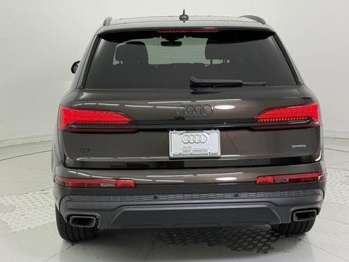 2025 Audi Q7 45 Premium Plus