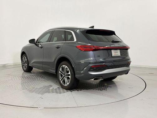 Tambora Gray Metallic 2025 Audi Q5 Premium Plus TFSI quattro S tronic