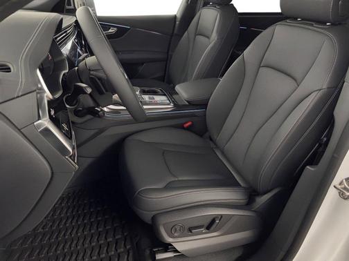 Glacier White Metallic 2026 Audi Q8 55 Premium Plus