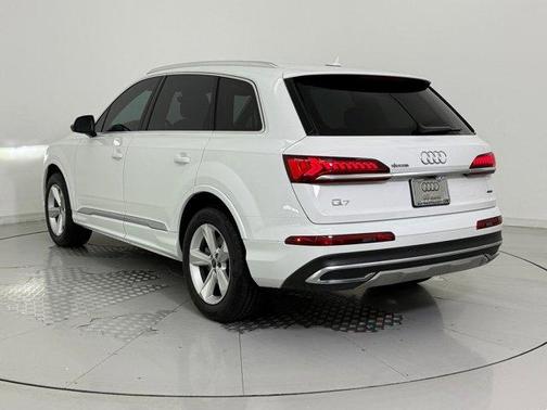 2023 Audi Q7 45 Premium