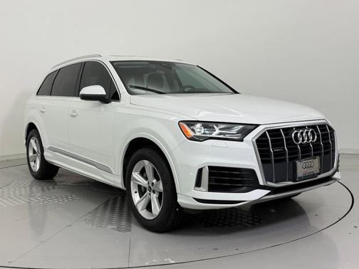 2023 Audi Q7 45 Premium