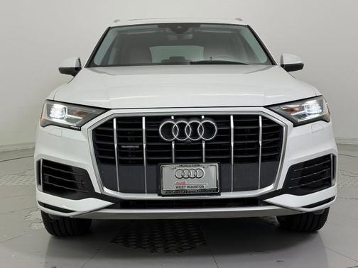 2023 Audi Q7 45 Premium