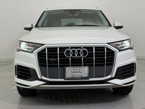 2023 Audi Q7 45 Premium