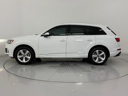 2023 Audi Q7 45 Premium