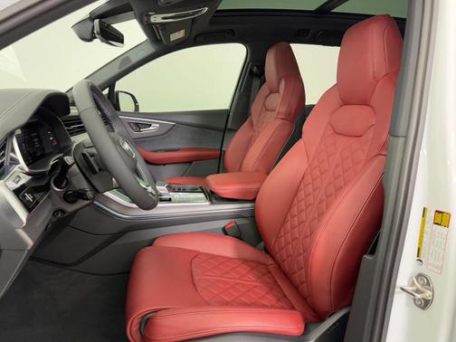 2026 Audi SQ7 4.0T Premium Plus