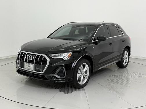 2024 Audi Q3 Premium 45 TFSI S line quattro Tiptronic