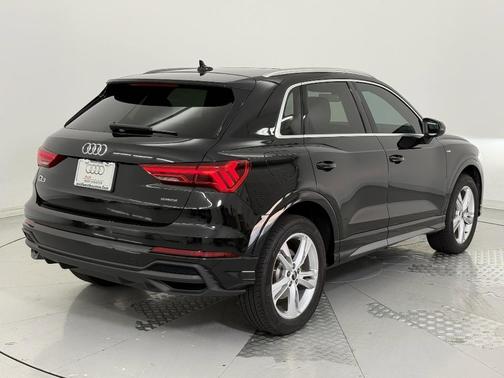2024 Audi Q3 Premium 45 TFSI S line quattro Tiptronic
