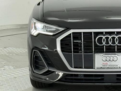 2024 Audi Q3 Premium 45 TFSI S line quattro Tiptronic