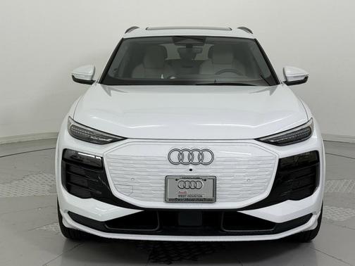 2025 Audi Q6 e-tron Premium Plus quattro