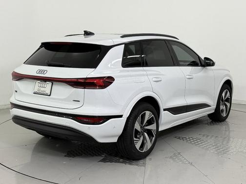 2025 Audi Q6 e-tron Premium Plus quattro