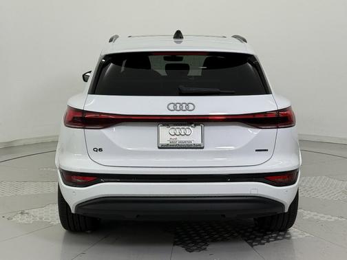 2025 Audi Q6 e-tron Premium Plus quattro
