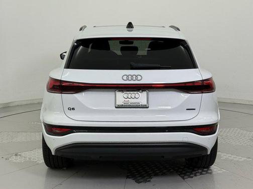 2025 Audi Q6 e-tron Premium Plus quattro