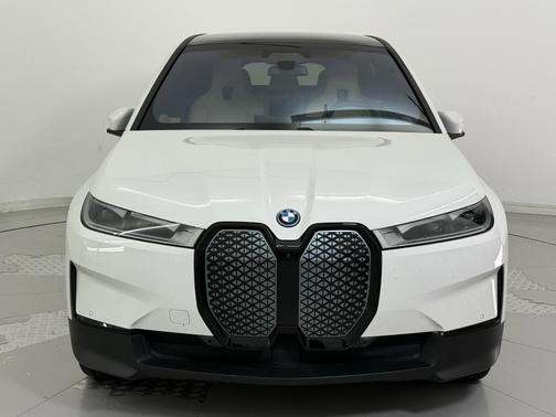 2025 BMW iX xDrive50