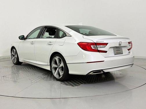 Platinum White Pearl 2018 Honda Accord Touring 2.0T