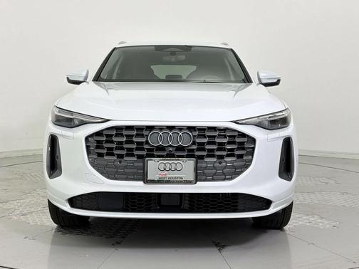 Glacier White Metallic 2026 Audi Q5 Premium Plus TFSI quattro S tronic