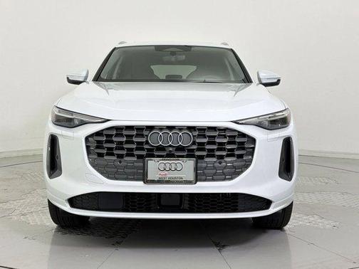 Glacier White Metallic 2026 Audi Q5 Premium Plus TFSI quattro S tronic