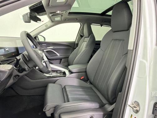 Glacier White Metallic 2026 Audi Q5 Premium Plus TFSI quattro S tronic