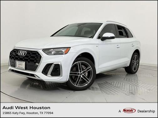 Glacier White Metallic 2024 Audi Q5 55 S line Premium Plus