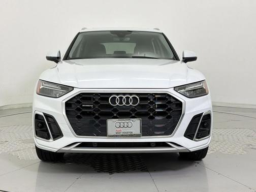 Glacier White Metallic 2024 Audi Q5 55 S line Premium Plus