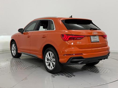 2025 Audi Q3 Premium 45 TFSI S line quattro Tiptronic