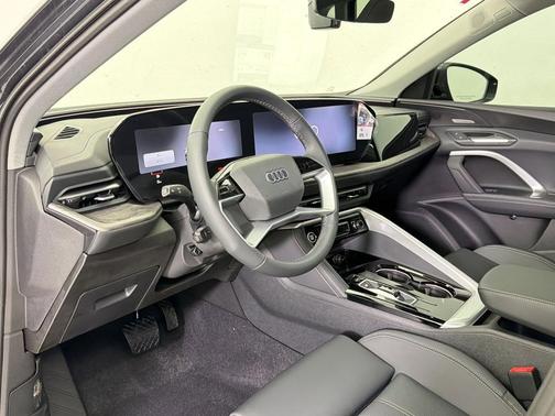 Tambora Gray Metallic 2026 Audi Q5 Premium Plus TFSI quattro S tronic