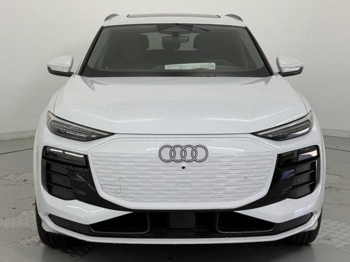 2025 Audi Q6 e-tron Premium Plus quattro