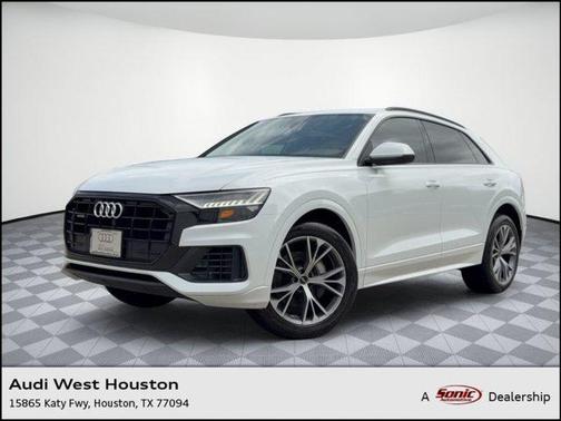 White 2023 Audi Q8 55 Premium