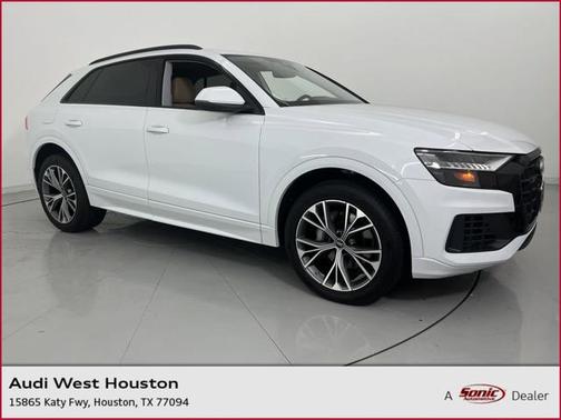 White 2023 Audi Q8 55 Premium