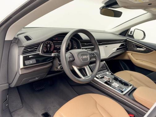 White 2023 Audi Q8 55 Premium
