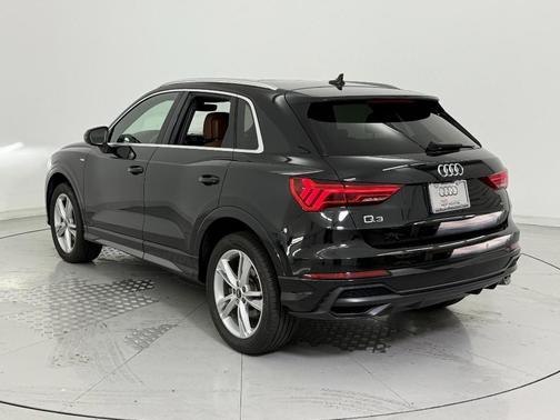 2022 Audi Q3 45 S line Premium