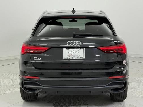 2022 Audi Q3 45 S line Premium