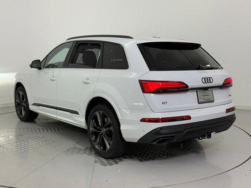 2025 Audi Q7 55 Premium Plus