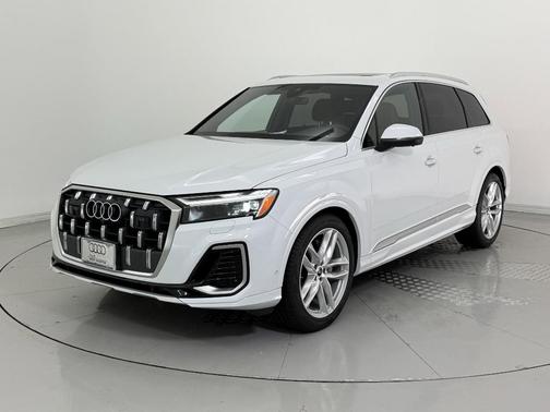 2025 Audi Q7 55 Premium Plus