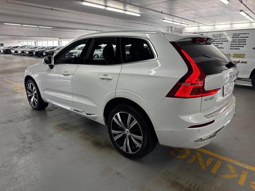 2023 Volvo XC60 B5 Plus Bright Theme