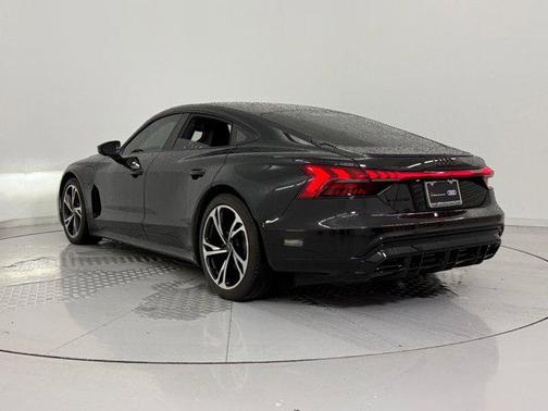 2023 Audi e-tron GT Premium Plus quattro