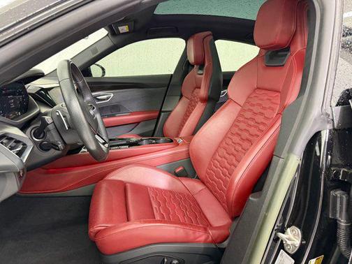 2023 Audi e-tron GT Premium Plus quattro