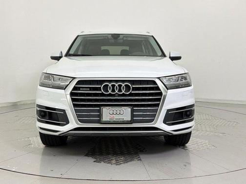 White 2019 Audi Q7 45 Premium Plus