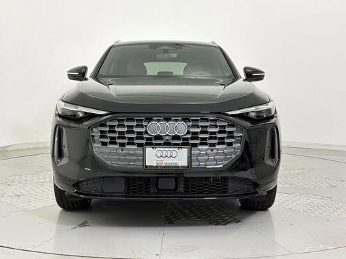 Mythos Black Metallic 2026 Audi Q5 Premium Plus TFSI quattro S tronic