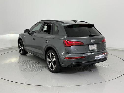 2022 Audi Q5 45 S line Premium Plus